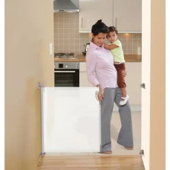 Safe Sleep*Dream Baby Dreambaby Retractable Gate - White