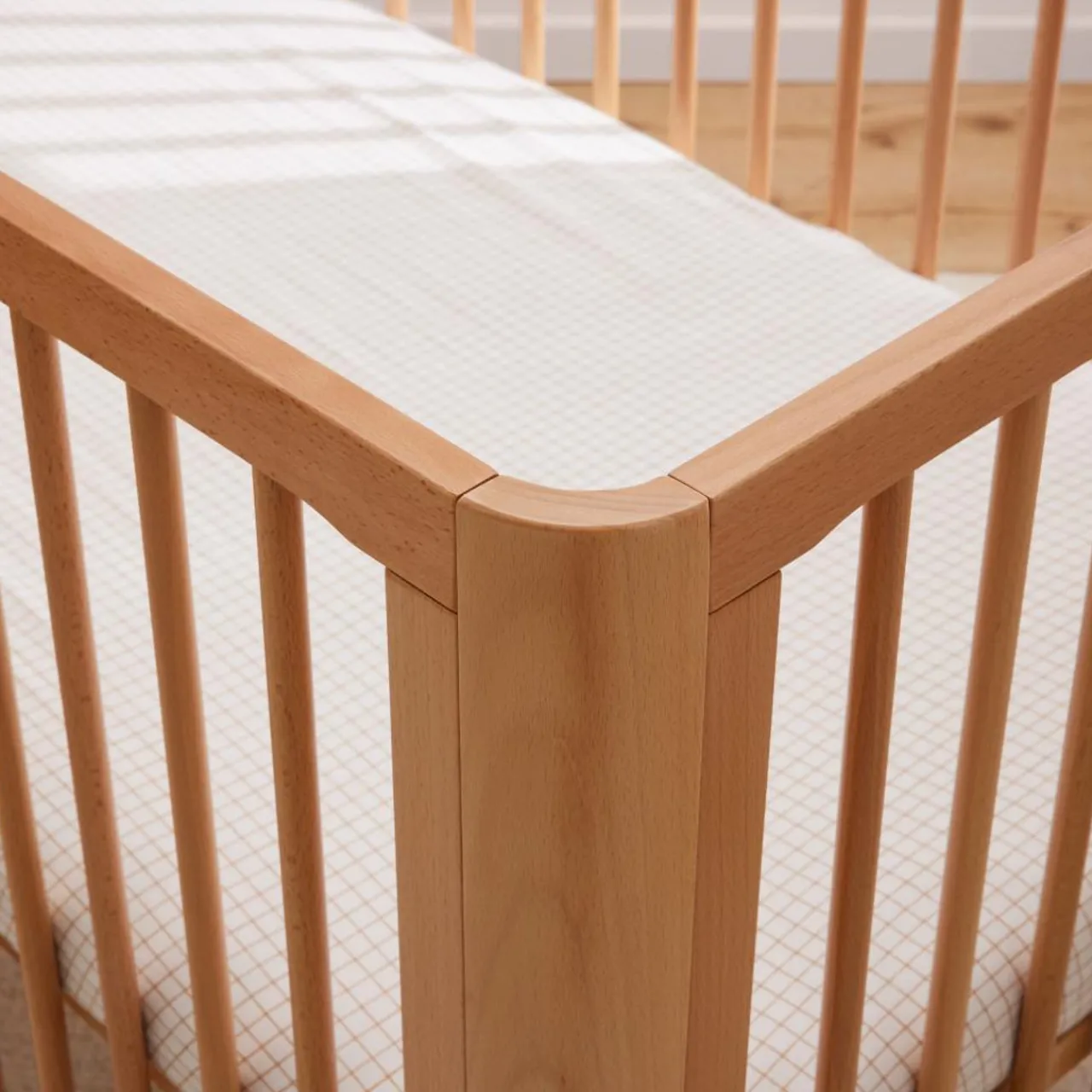 Cots*Ergopouch Lyra Convertible Beechwood Cot Natural