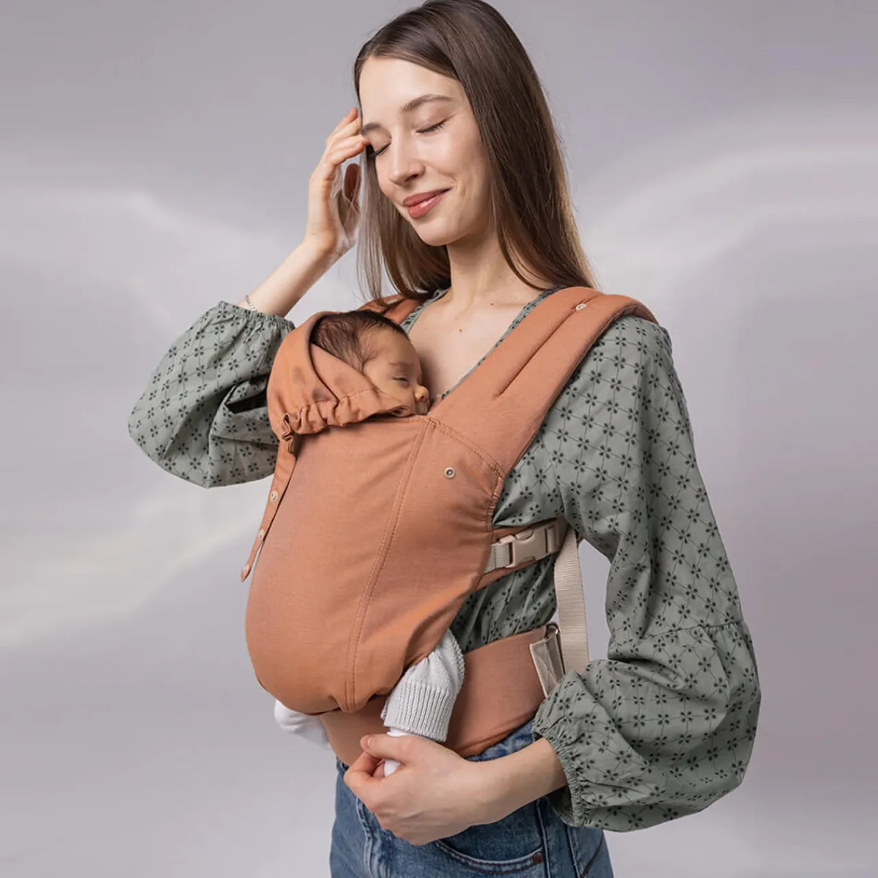 Buckle Carriers*Love & Carry Primo Baby Carrier