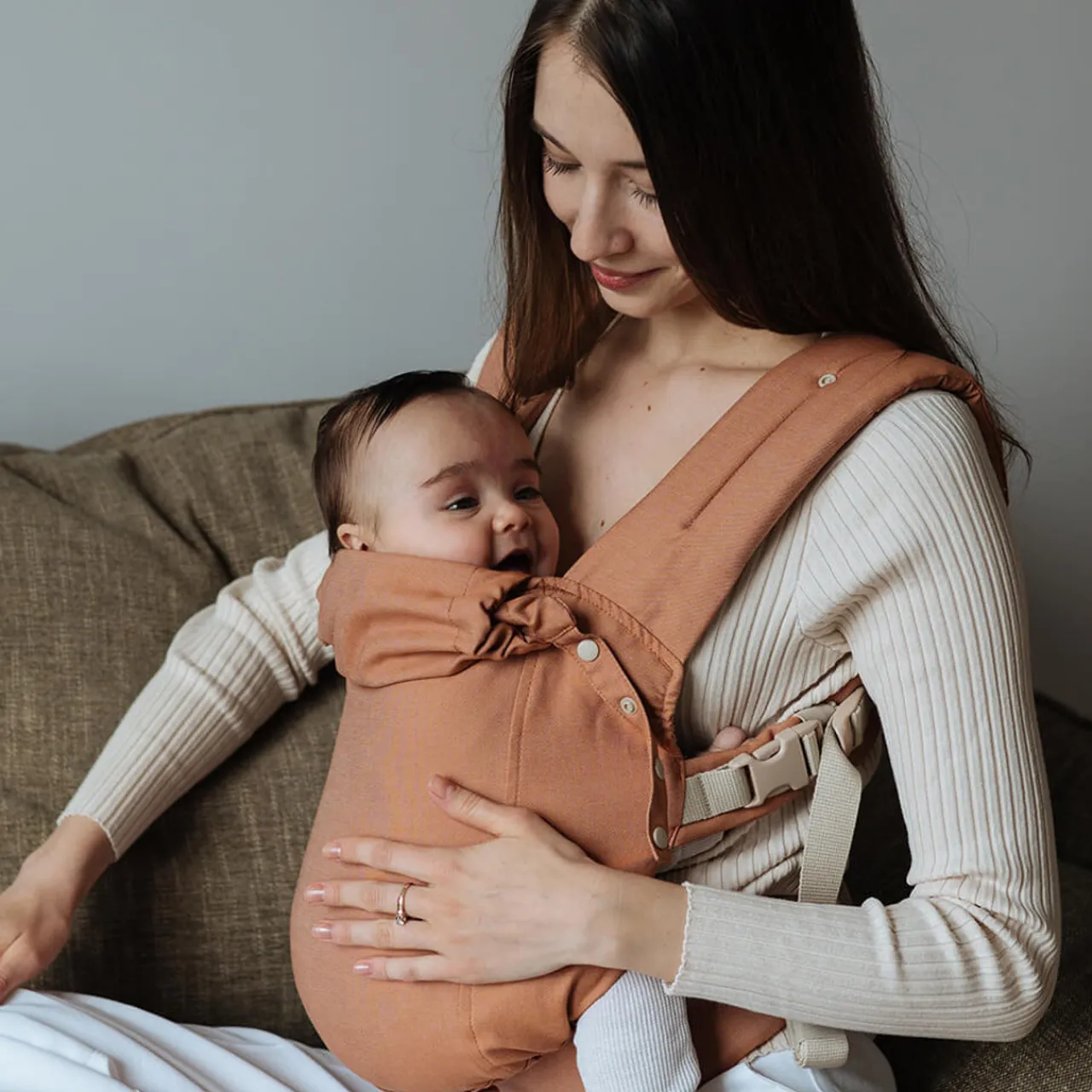 Buckle Carriers*Love & Carry Primo Baby Carrier
