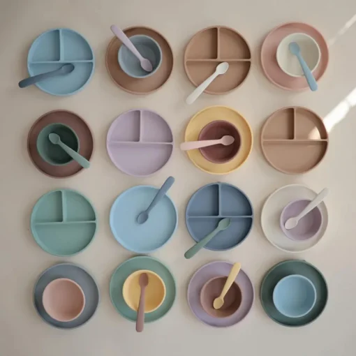 Bowls, Plates & Cutlery*Mushie Classic Silicone Suction Plate