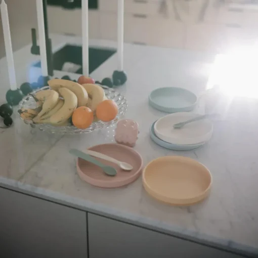 Bowls, Plates & Cutlery*Mushie Classic Silicone Suction Plate