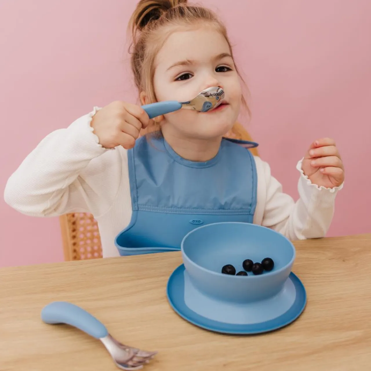 Bowls, Plates & Cutlery*OXO Tot Stick & Stay Suction Bowl