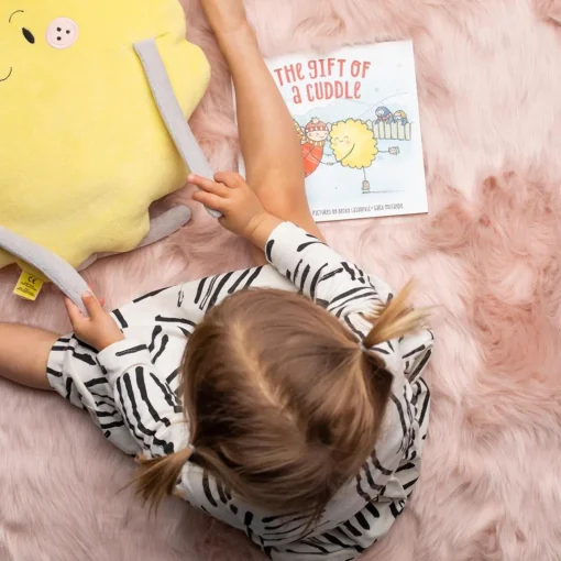 Books & Resources*The Kiss Co - The Gift of a Cuddle Paperback Book