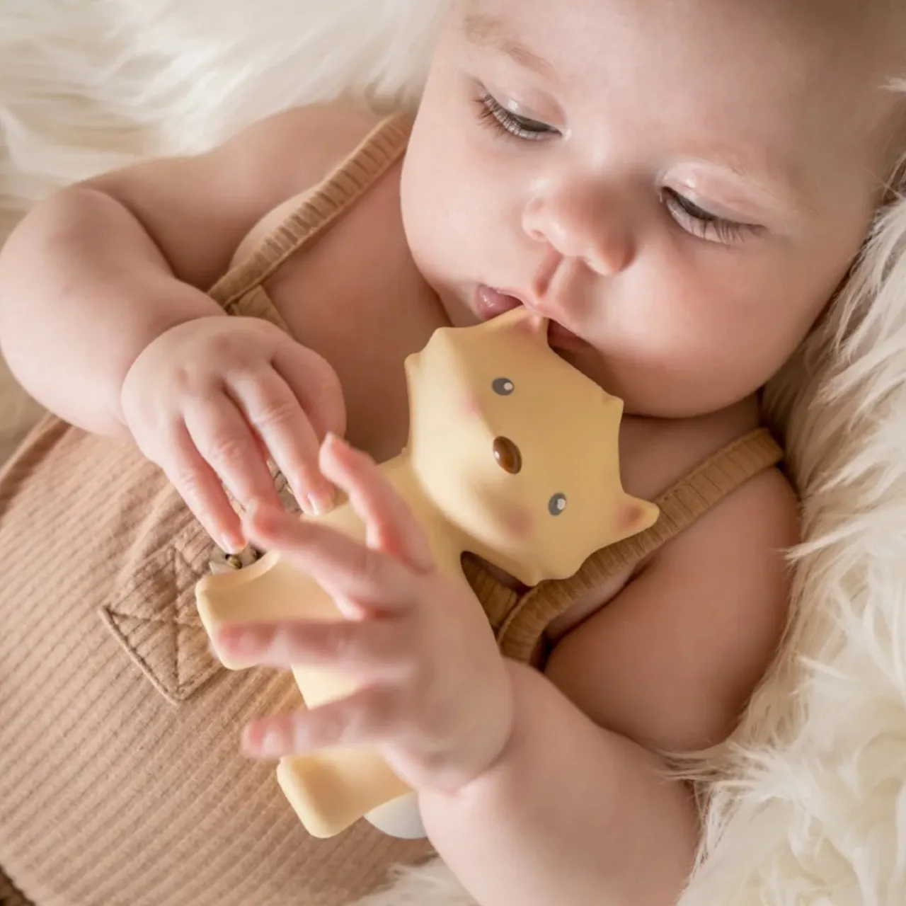 Bath Toys*Tikiri Toys Tikiri Natural Rubber Toy - My 1st Tikiri Arctic Fox
