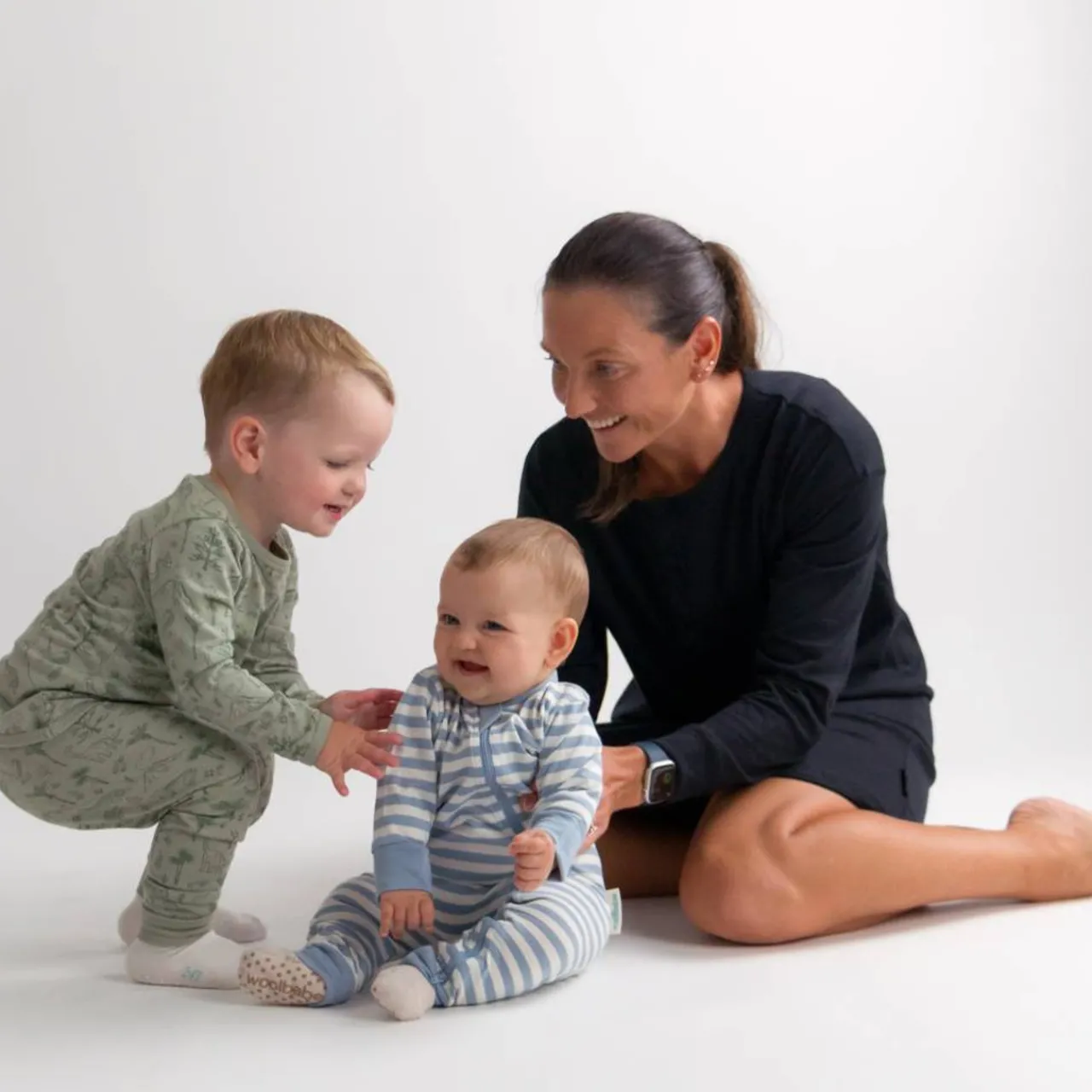 Grown Ups*Woolbabe Relax! Henley Long-Sleeve Nightie Solid Night
